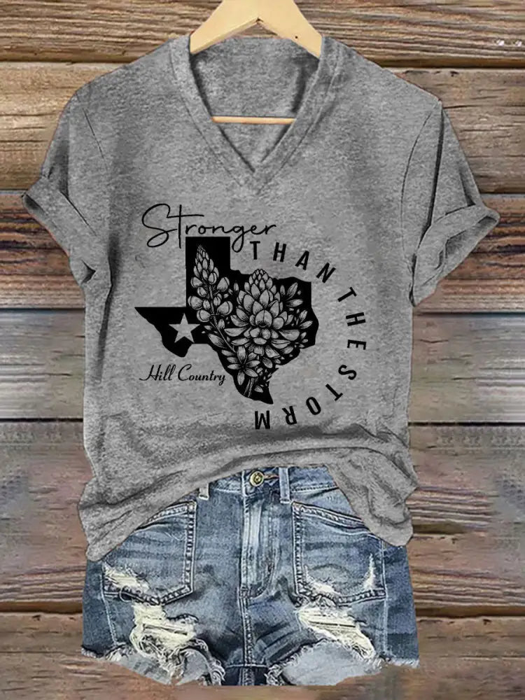 Women’s Stronger Than the Storm Printed T-shirt Light Gray / S