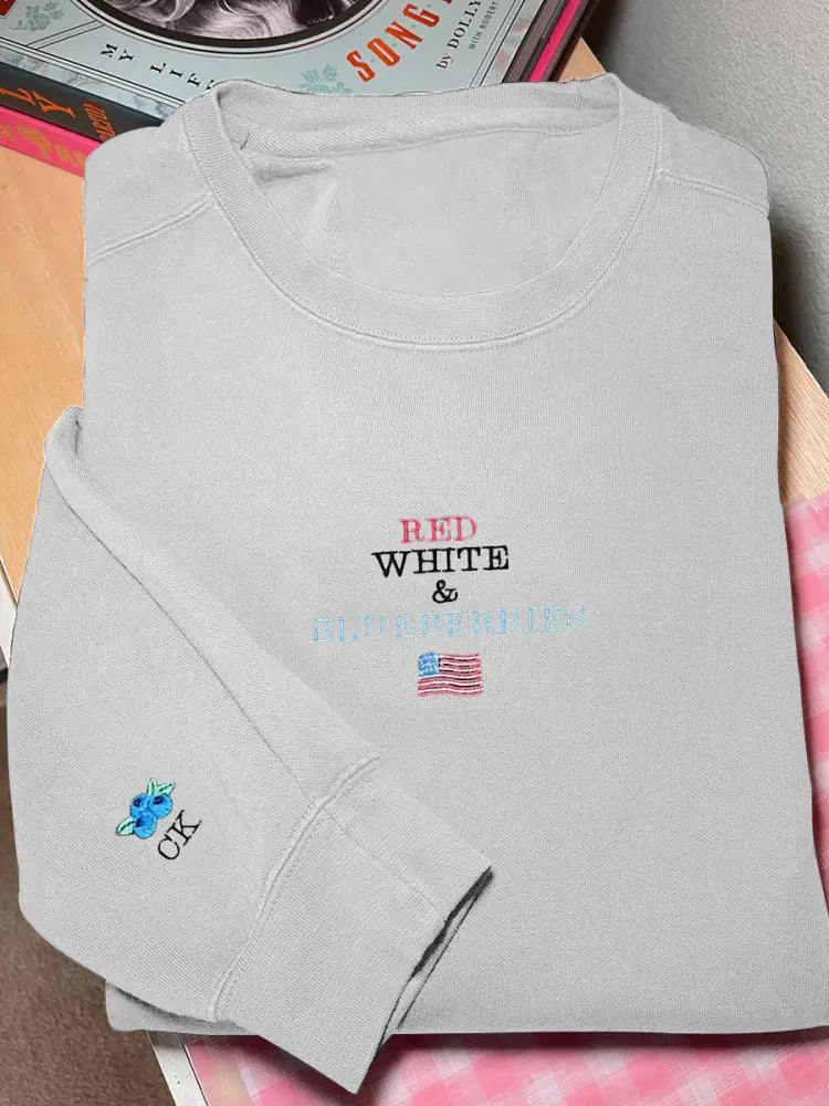 Women’s Red White & Blueberries casual sweatshirt White / S